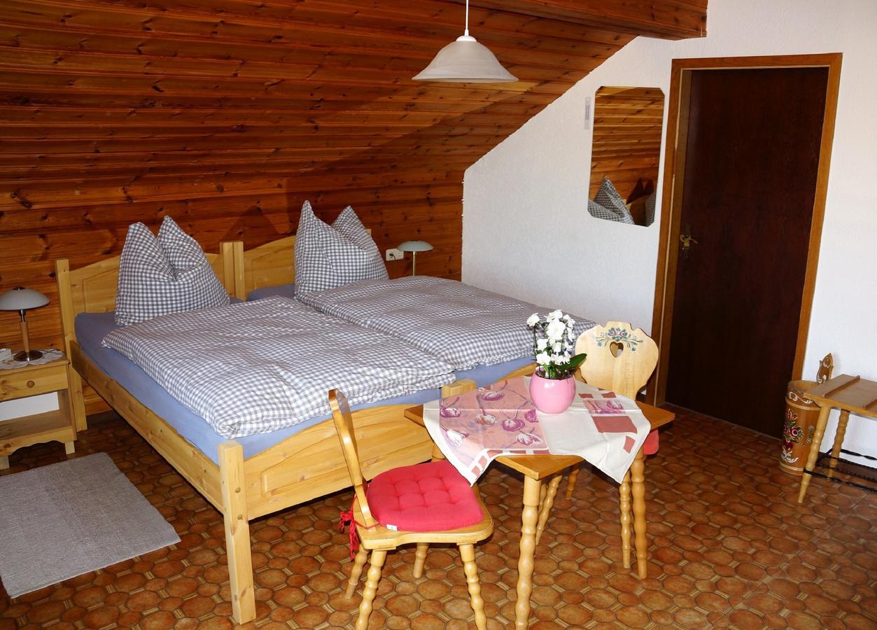 Hotel Garni Berghof Heigenbruecken Exterior photo